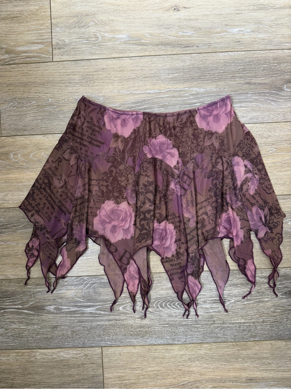 Kimchi Blue Handkerchief Hem Floral Mini Skirt in Mauve and Brown